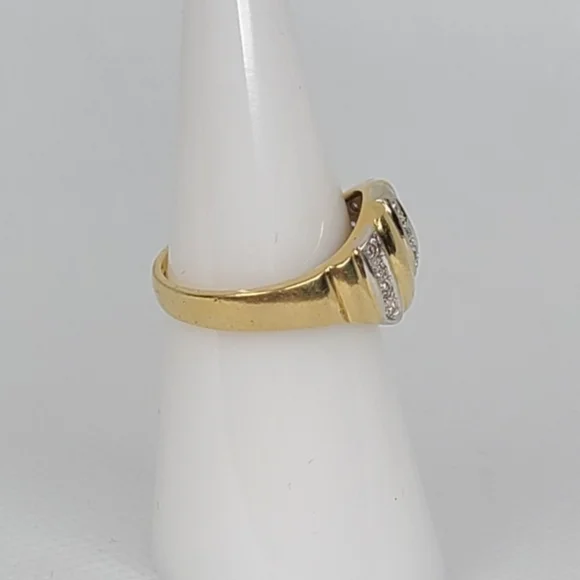 18k Yellow Gold with white gold diamond accent size 7